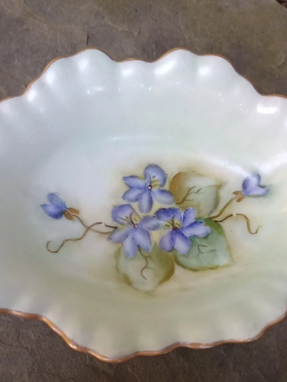 Vintage 70s Hand-Painted Porcelain Floral Soap Jewelry Dish Lavender Violets